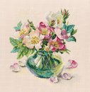 Нежные цветы шиповника